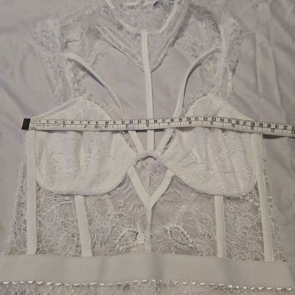 Fashion Nova Without A Trace Lace Dress - White. Size S. - Picture 13 of 14
